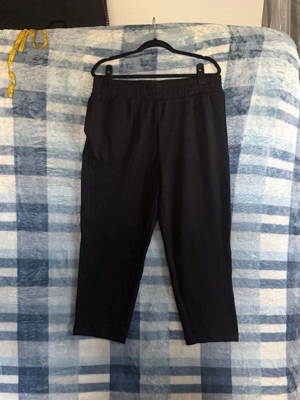 Danskin Black Cropped Elastic-Waist Straight Pants xl